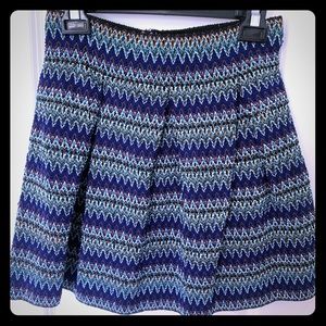 Xhilaration Structured Pleaded Skirt. Size large.